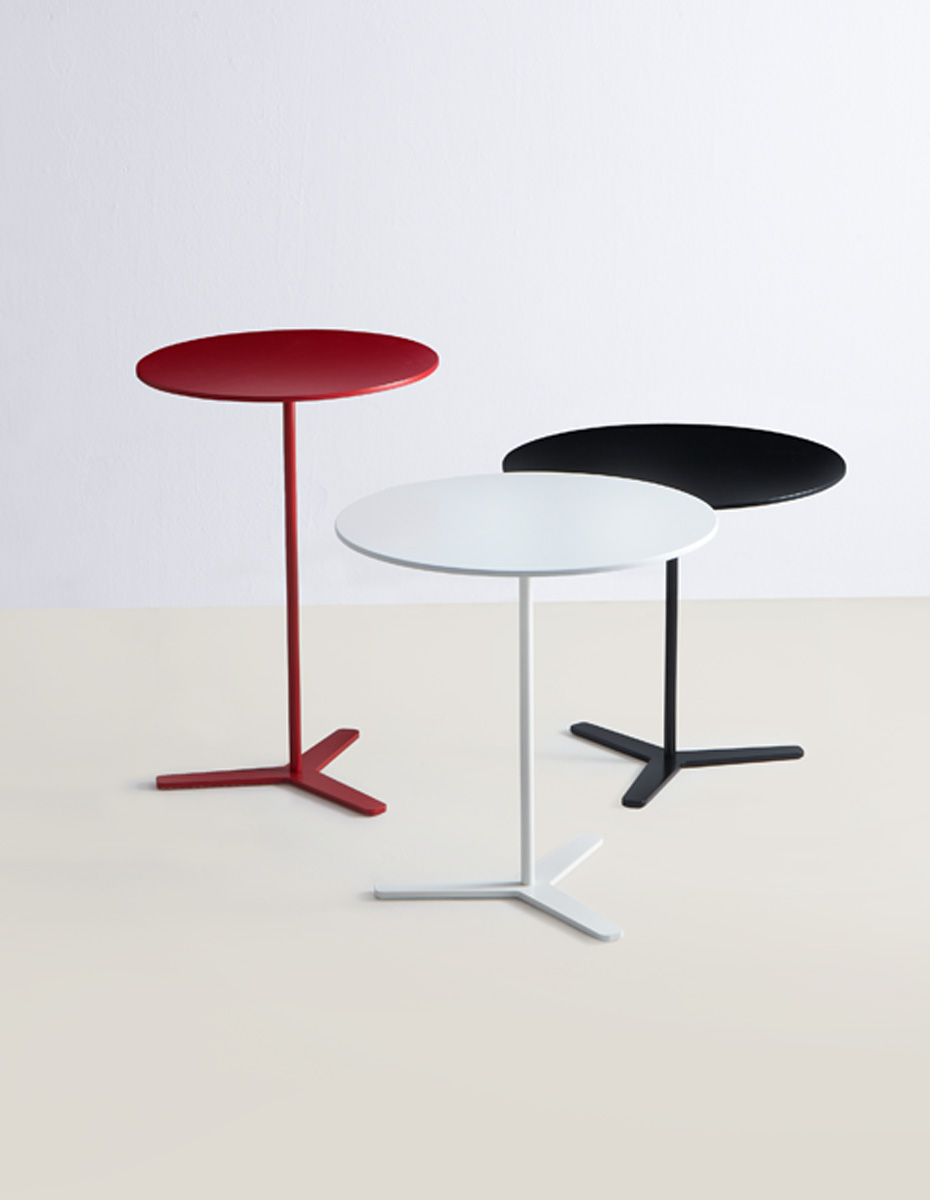Tre side table