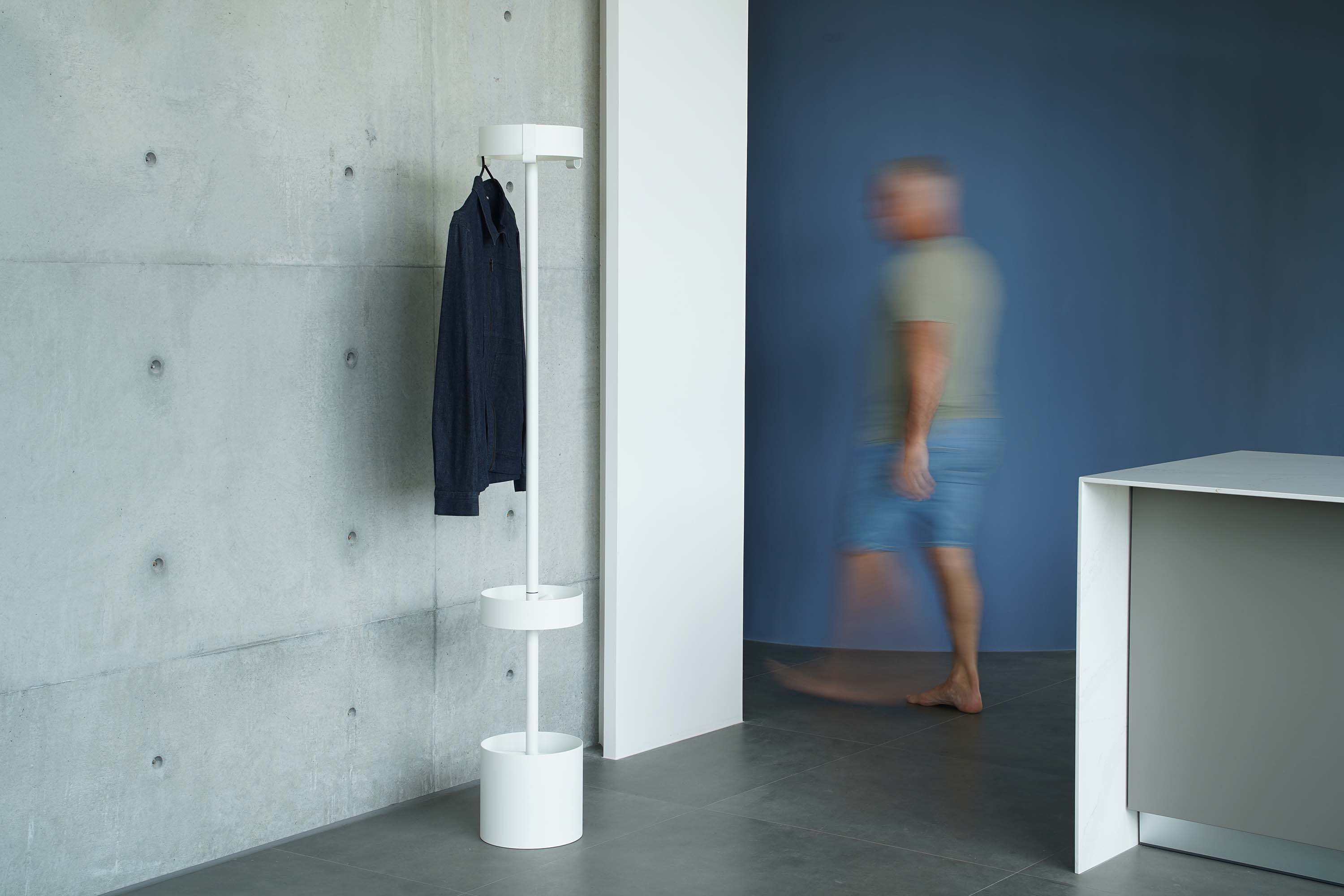 Garderobe Oolo von Stephan Hürlemann