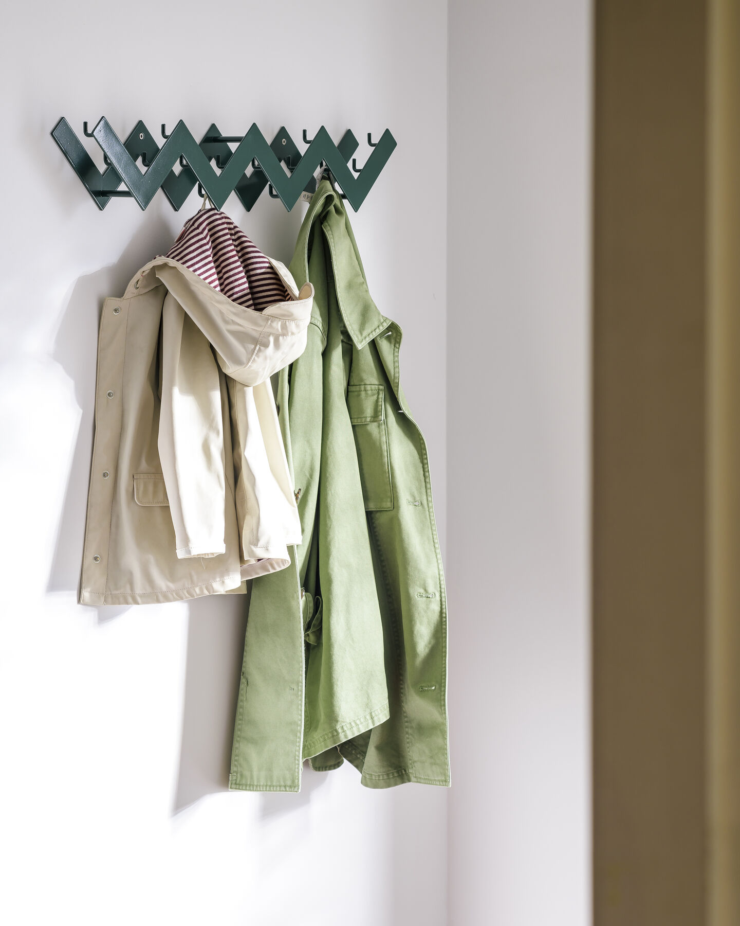Stepped construction of the Ziggy wall-mounted coat rack